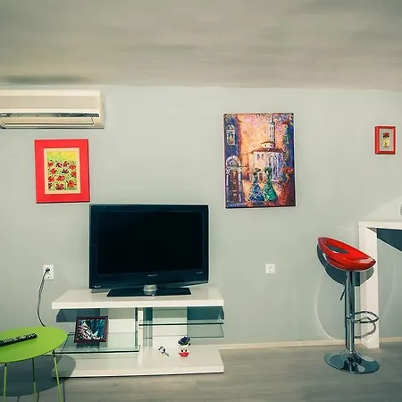 Apartman Nola شقة زادار